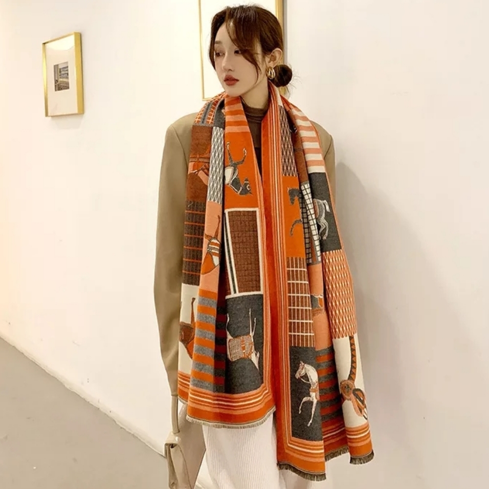 Elegant Cashmere Shawl/ Scarf - Picture 2 of 12